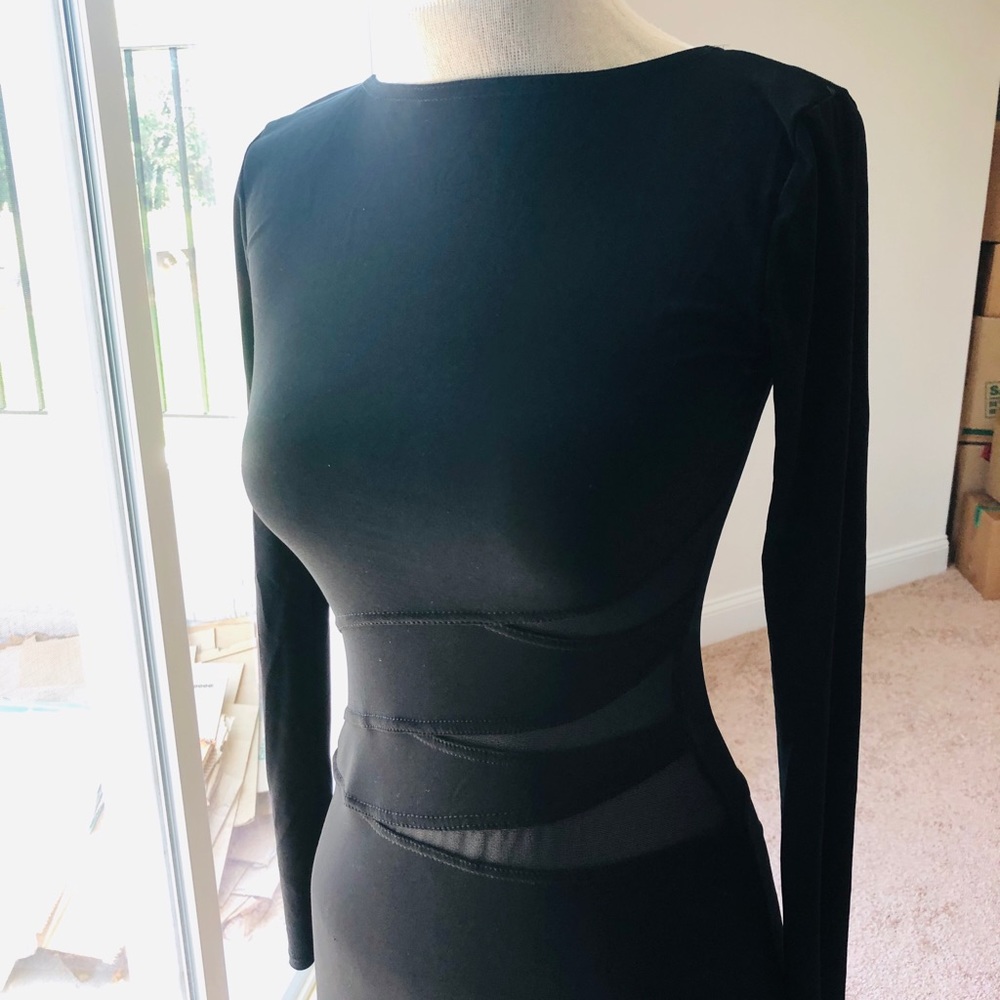 STUNNING FLOORLENGTH MESH CUTOUT EXPOSED BACKDRESS - Picture 7 of 7